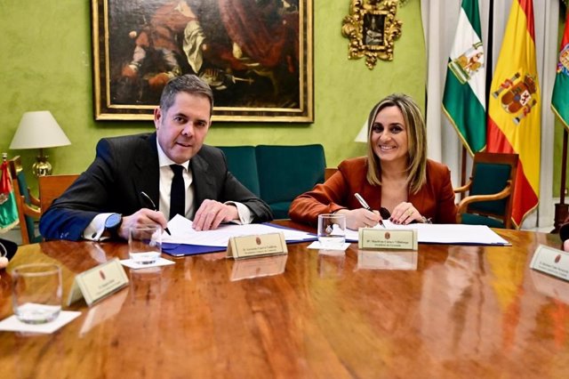 El Ayuntamiento de Granada y la Cámara de Comercio acuerdan crear una oficina aceleradora de proyectos empresariales